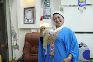 آدم تلقي الضوء على قصة أميرة الذهب في سطور 2022 1 بدايتها في عالم الصاغة