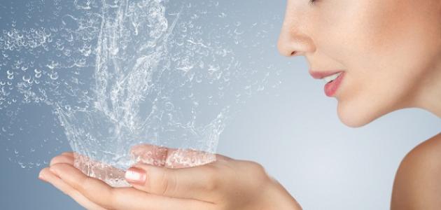 فوائد المياه الساقعة للبشرة والطريقة الصحيحة لتنظيف البشرة 2022