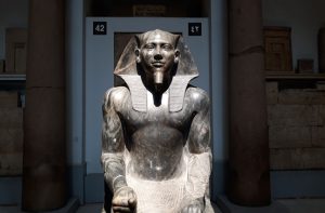المتحف المصري يكتشف نفسه من جديد بعد مرور 120 عاما على افتتاحه 3 تمثال الملك خفرع