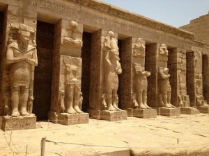 مدينة التاريخ.. إليك أجمل 17 مكانا من الأماكن السياحية في الأقصر 9 معبد الرامسيوم