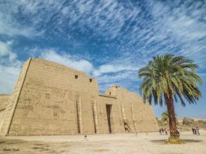 مدينة التاريخ.. إليك أجمل 17 مكانا من الأماكن السياحية في الأقصر 3 معبد هابو