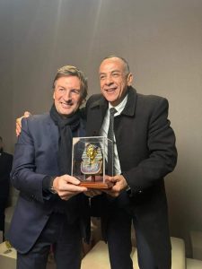 عرض دار ديور للأزياء العالمية 2022 على أرض الأهرامات 6 Pietro Beccari المدير التنفيذي لشركة ديور