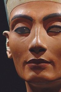 الذكرى الـ 110 لاكتشاف تمثال نفرتيتي.. إليك تفاصيل هذا الحدث 3 اكتشاف تمثال نفرتيتي
