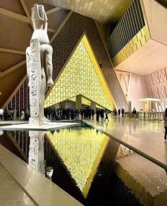 عرض دار ديور للأزياء العالمية 2022 على أرض الأهرامات 2 عرض