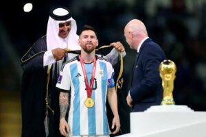 الأرجنتين بطل كأس العالم 2022.. ميسي بالبشت العربي 6 ميسي بالبشت العربي