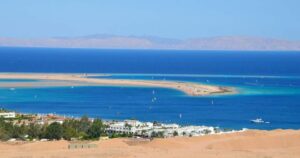 مدينة دهب.. أشهر 11 مكانا سياحيا لا يفوتك زيارتها 6 جزيرة لاجونا في دهب