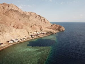 مدينة دهب.. أشهر 11 مكانا سياحيا لا يفوتك زيارتها 2 مدينة دهب