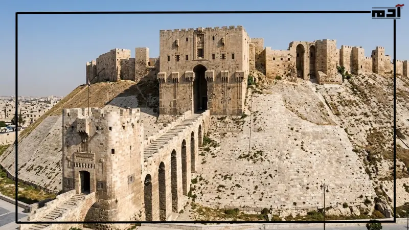 وصف قلعة حلب من الخارج