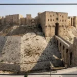 وصف قلعة حلب من الداخل والخارج